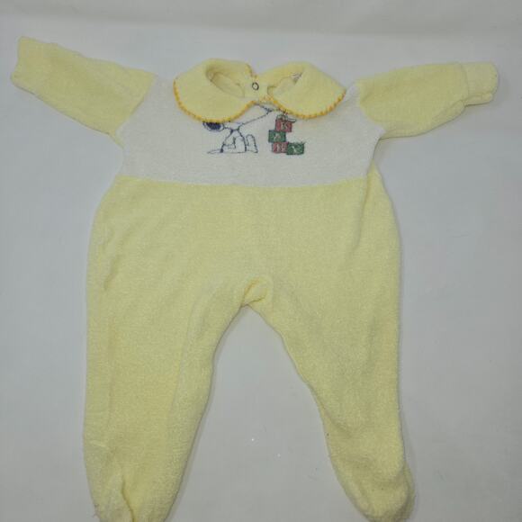 Snoopy The Peanuts Infant Baby Pajamas Sleepsuit Collared Size 11-18 lb Fleece - Picture 1 of 12